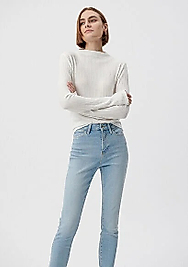 Beyaz Tişört Fitted Vücüda Oturan Kesim / MAVİ